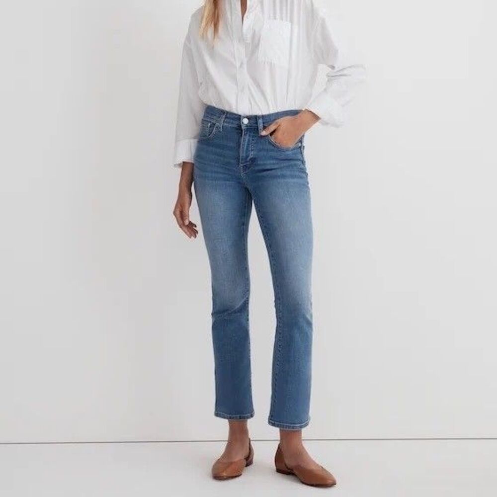 Madewell Mid-Rise Kick Out Crop Jeans Medium Wash Stretch Women Size 30P (J3)